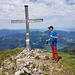 Urs geniesst in seinen neuen Wanderhosen die Aussicht vom Zindlenspitz