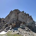 parete Chilchhorn-Sudgipfel. Il passaggio si trova a sinistra, dove si vede una traversina di legno