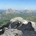 Über die vorgelagerte Juppenspitze schaut man zum Widderstein