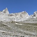 Bereits oberhalb der Martinsmadhütte mit Blick zum Einstieg (Schuttsattel rechts im Bild)