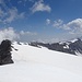 Gipfelblick zum Mittelgipfel, dem üblichen Skitourenziel