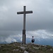 Margit mit Gipfelkreuz am Krottenkopf