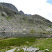 Lago Cavegna 2205 m - über den Hang gegenüber könnte man leicht zum gleichnamigen Pass aufsteigen (mit anschließender Querung nach links)