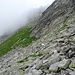 der Passo del Lago Cavegna liegt oben in der Bildmitte hinter der Felsenflucht von rechts verborgen