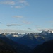 Morgenstimmung mit Blick aus der Terri-Hütte: wer kennt wohl all die Bergspitzen? - im Vordergrund das Val Sumvitg