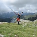La foto ben rappresenta l’esultanza per l’arrivo sulla vetta del Pizzo Corandoni (m 2659, otto metri più basso del Taneda…).