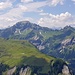 Blick vom Nordgrat des Laritschchopf über die weite Alp Scheubs zum Foostock
