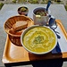 Gerstensuppe und ein Arventee für den erkälteten Wanderer. Allein schon den Aufstieg wert.