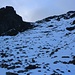 Mühsamer Aufstieg durch die verschneite Geröllhalde zum Sattel südlich vom Nördlichen Schönpleiskopf (2943m).
