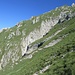 in secondo piano, la cresta del sentiero delle Capre vista dalla Cermenati