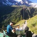 Urs beim Zmörgele im Obersteinberg in traumhafter Bergwelt