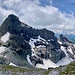 Vom Gipfel des Chli Kärpf (2700m) aus präsentiert sich der Grosse Bruder äusserst eindrücklich.