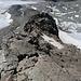 Blick auf den Schutthang mit Aufstiegsspur