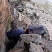 Lo stretto caminetto gradinato sotto l'anticima impone spalle libere da impicci...