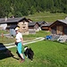 Pia als liebevolle Hunde-Sitterin in Cresta