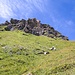 La montée au col Fuorcla Pradatsch (qui se trouve juste derrière ces rochers). Piz Arina: allez a gauche, Piz Nair: à droite