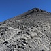 Deutliche Aufstiegsspur in steilem Schotter