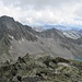 Was ich zu dem Zeitpunkt dieser Aufnahme noch nicht wusste: auf die Cima Plem (links) führt eine markierte Route.