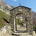 Ingresso al complesso monastico di San Pietro al Monte.