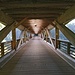 Gemäss Infotafel die längste freigespannte Holzbrücke der Schweiz: Fuss- und Velobrücke Kapf (Reutigen).