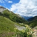 Vom Umbrailpass geht es über die schmale Bergstraße hinab ins Val Mustair