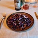 <b>Ore 19.50: si cena. <br />Antipasto.<br />Insalatina di cavolo viola con uvetta e pinoli.</b>
