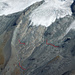 Gletscherrückzug deutlich gemacht - hier am Beispiel des Mellichgletschers. Die oberen beiden Linien entsprechen dem Gletscherende um 1985, die untere ca. dem Jahr 1920. Die hohen Moränenwälle von 1850 sind aussen gut zu sehen - damals floss der Gletscher noch unten aus dem Bild.