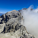 Der Gipfel ist schnell erreicht, leider zieht von Osten bereits der Brenta-Nebel herauf