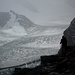 Licht und Schatten: Der Wanderer und die Gletscherspalten