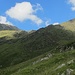 Rückblick; links im Schatten die untere Steilstufe und in der Sonne die obere.