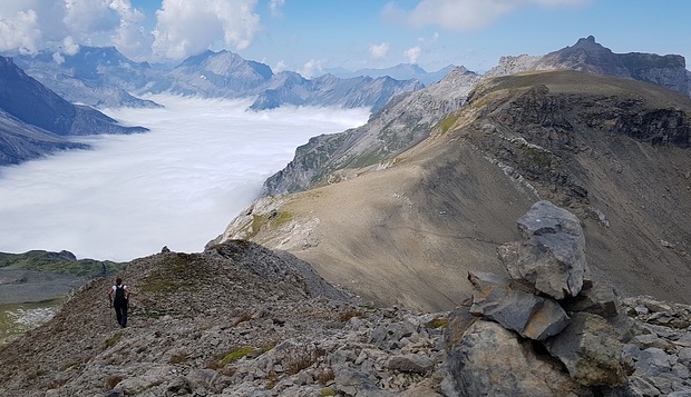 Im Abstieg vom Schwarzhore West. Rechts im Bild der Bundstock und hinten das Dündehore.