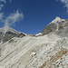 Aufstieg auf Abberg über die Moräne zum Schöllihorn NE-Grat, rechts das Inners Barrhorn, dazwischen versteckt das Schöllijoch 