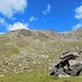 Bei ca. 2570 m gelangt man an einen markanten Felsen bei dem es nach links zur Nockspitze hochgeht.
