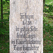 Gedenkstein zur "Legende" des <a href="https://www.oberschwaben-tipps.de/schwarzer-vere-raeuberhauptmann-seine-orte/" rel="nofollow" target="_blank">Schwaaz Vere</a> 