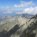Gipfelblick nordwärts mit wolkenverhangenem Mährenhorn