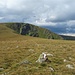 Vom Kleinen Ringkogel geht es über den Wiesenpfad...