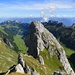Ungewohnte Alpsteinperspektiven: Blick zum Mittelgipfel der Widderalpstöck - hinten Sämtisersee und Hoher Kasten