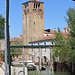 Il campanile della chiesa di San Nicolò dei Mendicoli dal ponte sul rio omonimo.