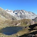 Hüttensee mit Bec d'Epicoune im Hintergrund. Schöner Gipfel, der noch auf eine hikr-Erstbesteigung wartet.