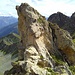 Der "weisse Fels" - oberste Spitze einer Kalkschicht mitten im Gneis