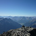Aussicht vom Piz Linard: Im Tal ist Zernez zu sehen.