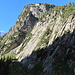 Blick zur Sandbalm mit der Sandbalmhöhle.