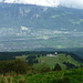 Tiefblick zum Berghaus Malbun (rot, mit grossem Parkplatz) und ins Rheintal