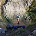 Floss am Obersee mit Felsen des Klettergartens im Hintergrund