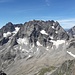 Die eindrucksvolle Felsmauer der Kuchenspitze beeindruckt von Nordnordosten. Diese Aufnahme gelingt mir knapp sechs Jahre später am Gipfel der Östlichen Faselfadspitze (eine überraschend leichte Tour).