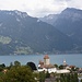 In Spiez stellen wir das Auto ab und fahren mit der Bahn bis nach Lauterbrunnen. Das Bild zeigt den Thuner See vom Spiezer Bahnhof.