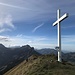Gipfelkreuz - mit Ausblick Richtung Fürstei und Schafmatt