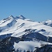 Die weiten Gletscherfelder von Zufallspitze (links, 3757 m) und Cevedale (3769 m)