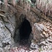 Breve visita alle trincee e a qualche caverna, testimonianza della presenza militare