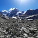Aufstieg über den Zinal-Gletscher - auch wenn man gar kein Eis sieht ;-) Man wandert bis ganz nach oben, über die Felszunge im linken Bilddrittel, wo man dann nach links aus dem Gletscher aussteigt.